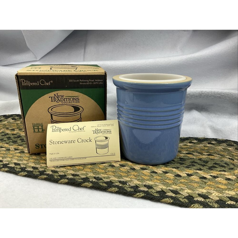 Pampered Chef New Traditions Collection Blue Stoneware Crock 1313 New in box